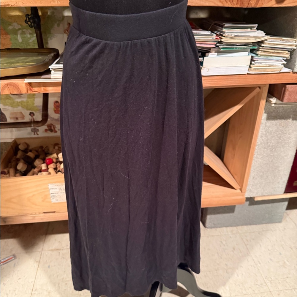 Lilla P Black Midi  Hi-Low Skirt - Pull-On‎ Waist